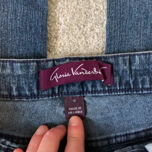 GLORIA VANDERBILT 12 SHORT JEANS - Picture 2 of 5